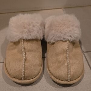 Beige Slippers with Plush Trim